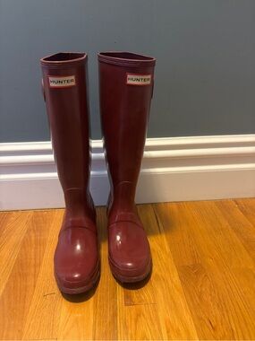 Hunter Tall Rain Boots in Deep Burgundy